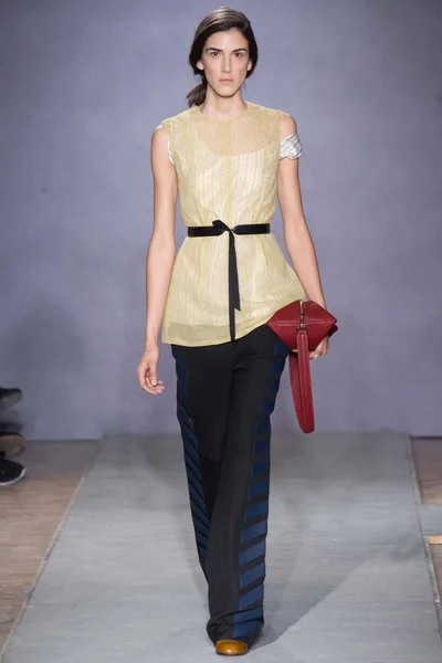 Look 26